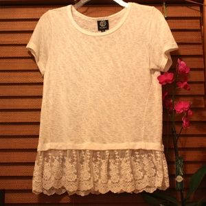 Donating 11/22⚡️Beautiful Blouse Short Sleeve Top